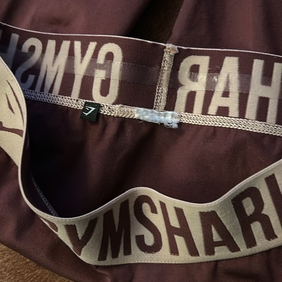 GymShark Women’s Cropped Leggings Size XS Waistband Logo Burgundy Purple - Picture 4 of 4